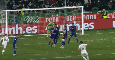 国足世预赛迎关键战 杭州主场花式“宠”球迷