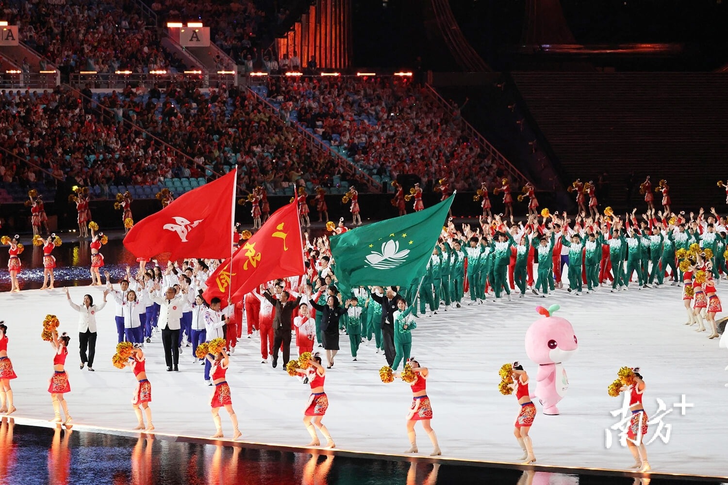 前教练：库普梅纳斯能很好地适应三中卫，斯帕莱蒂非常了解他